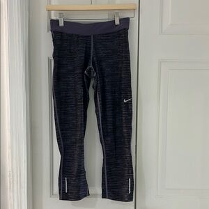Nike Women dri-fit capris